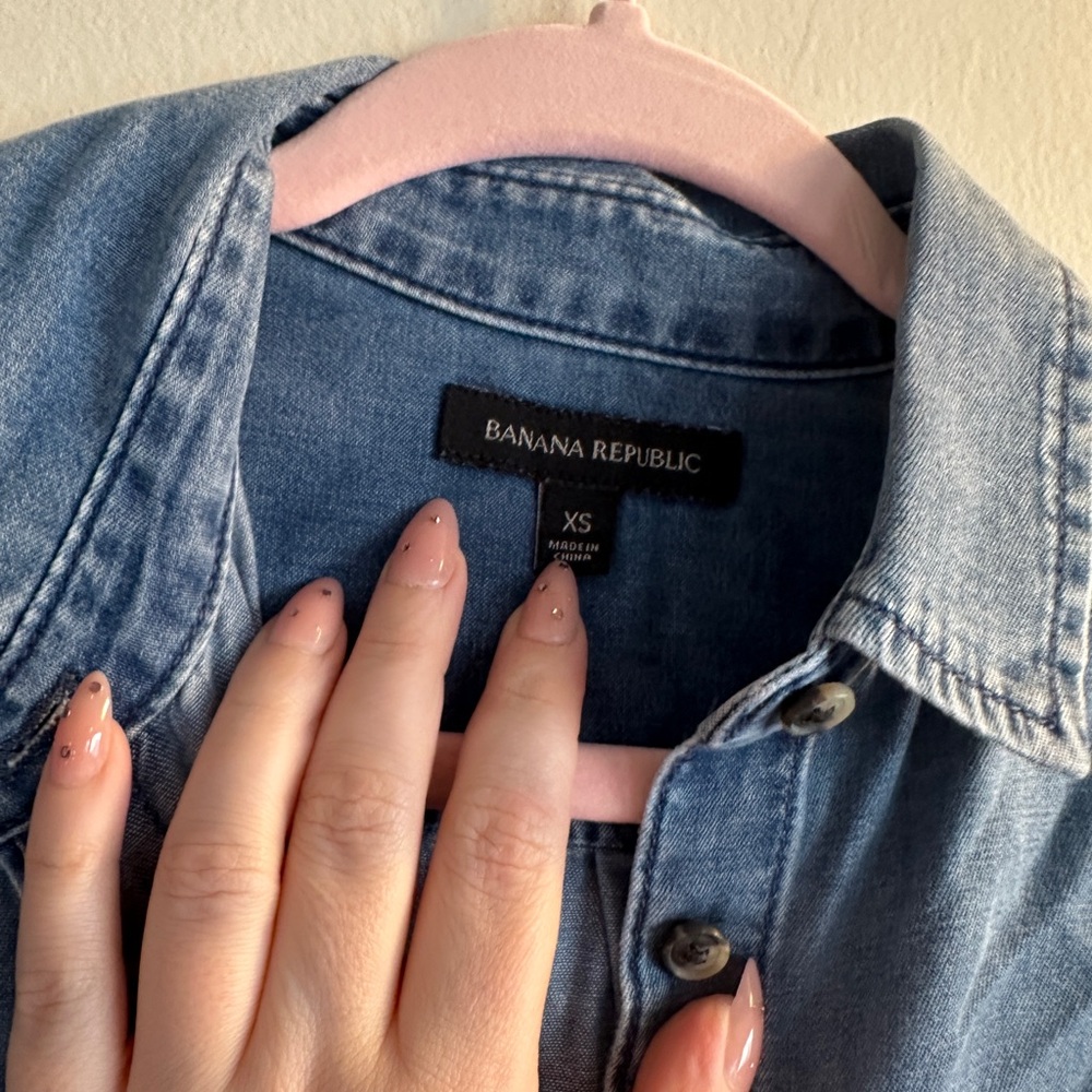 Banana Republic Light Blue Denim Shirt - Picture 3 of 4